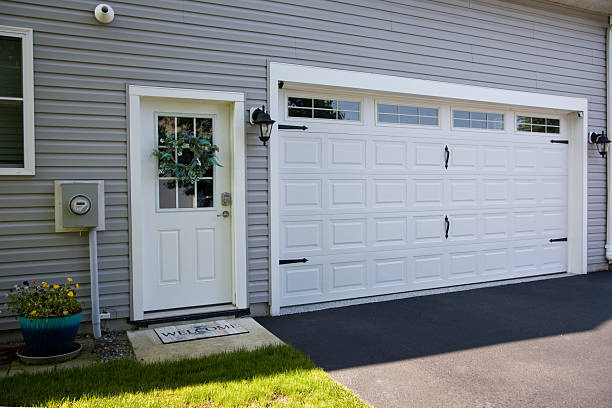 24/7 Emergency Garage Door Panel Replacement experts in Hemphill County County, TX